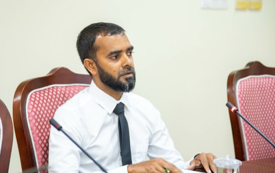 Election commission ge  memberu kamah Riffath ayyan kuran faas kohffi