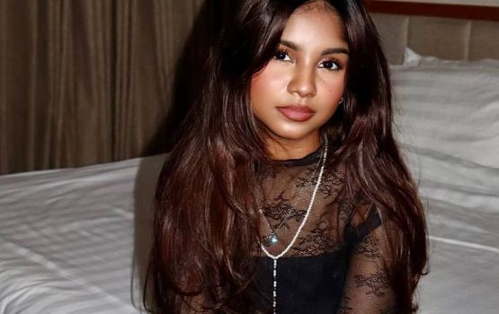 MEEHUN: Layal - Makeup dhaairaagai fiya jahamun dhaa zuvaan fannaaneh 