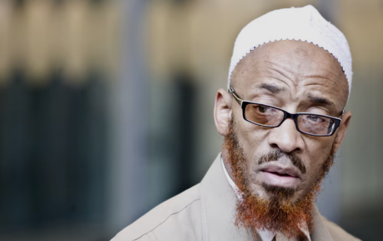 Khalidh Yasin ge dharus thakakee konme meeheh ge hithaa ves kulhelaa fadha molhu dharusthakeh!