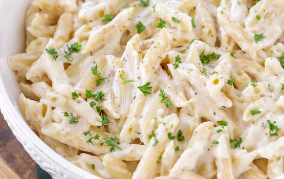 Pasta kaahihvaa dhuvahehtha? Avahah garlic white sauce pasta eh thayyaaru kolla