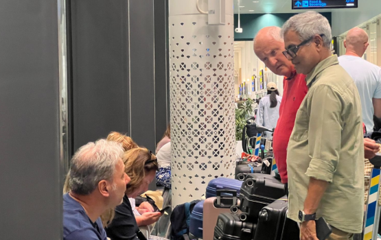 Fathuruverinnah eheetheri ve dhinumah Visit Maldives ge counter eh VIA gai gaaimu kohffi