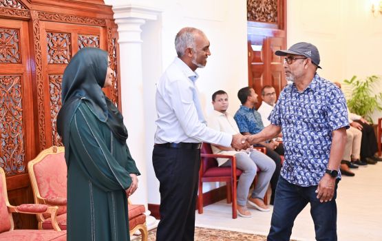 Mi aharuves Fitr Eid dhuvahu raeesge dhekanbalun eid salaam kuravvaane