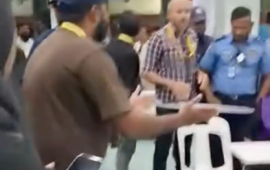 Baathil vote thakaamedhu zuvaabu ginave, baeh foshithakuge vote gunun huttumakah