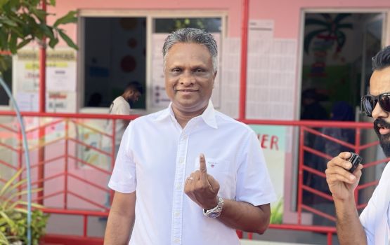 Male' City Mayor Adam Azim vote lavvaifi