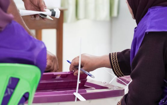 Local Council Inthihaabuge dhevana burah vote laa than badhalu kuran re-registry vumuge furusathu hulhuvaalanee