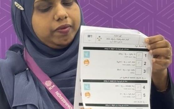 Dh. Meedhoo councilge raees ge magaamuge vote alun gunumaaeku MDA ge candidate inthihaabuvehje