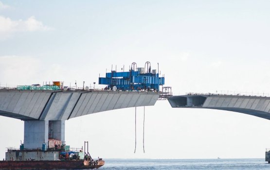 Muizzu not happy with the speed of the Thila Male' bridge project