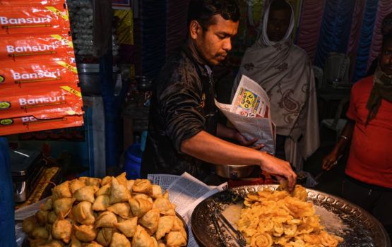 Iran hanguraama: India ge samosa aai chai ah bodu gonjehumeh