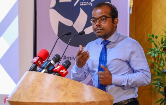 Adhadhu noohuge CEO Fiyaz furun manaakoh, passport hifahattaifi 