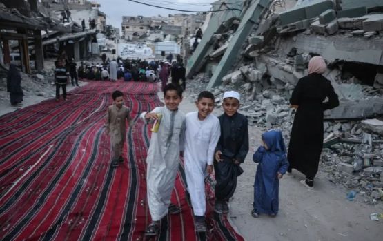 Gaza ge Eid: Bomb thakuge therein ufaaverikan hoadhumakeeves dhifaaee hathiyaareh!