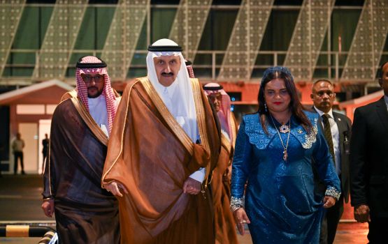 Minivan dhuvas sharafuverikohdhevumah fahu Saudi mandoobu furaavafaihenfi