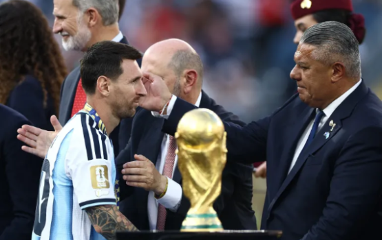 Messi retire kuran veemaa ingeynee Messi ah: Argentina FA