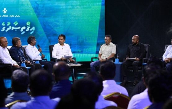 REPORT: Black market aai media ge suruheethah: Dollar ge haqeegathakee koba?