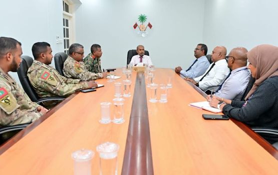 Raajjeygai parachute jump thamreenuthah feshumah defence minister island aviation aa bahdhalukuravvaifi 