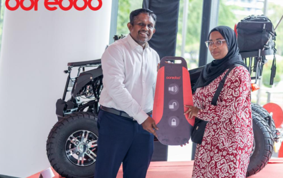4 vana ATV Fathimath Azuma ah, Ooredoo ge hingaa promotion gai adhi 2 ATV dhookollaane