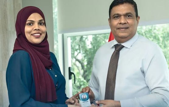Raajjeyge furathama anhen tour guide ge license Aishath Sheena ah