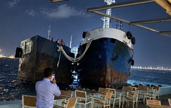 Nagili kahaalaigen dhiya theyo boat eh Sinamale' bridge ah urijje 