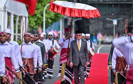 21 badeege salaamaaeku Malaysia ge bodu vazeerah raajjein rasmee izzathugai maruhabaa dhannavaifi 