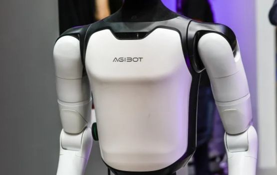 EXPLAINER: AI ge fini hanguraama akee China aai america ge kurimathilumeh!