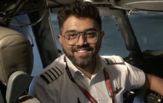 Who is the Indian pilot fought in 34,000 feet in the air