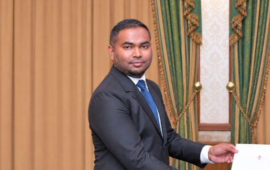 Heki nethumun Mahaazuge mahchah ves dhauvaa nukuran ninmaifi 