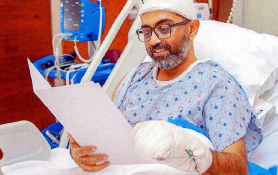 Flydubai ge cockpit thereyge biruveri hamalaa, furaana salaamah nuvaane kamah heekure vunu: Captain Smith