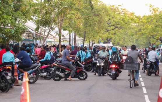 IGCSE English Listening Test: Police to close roads near schools